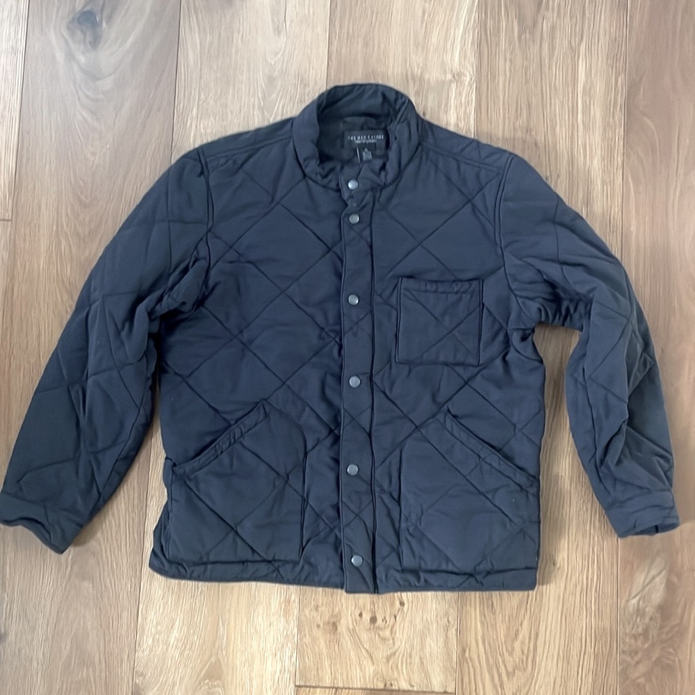 Bloomingdale’s Men’s XL Black Quilted Jacket with pockets, zipper and snap